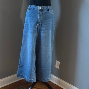 Crop Women's Wide-Leg Blue Jeans